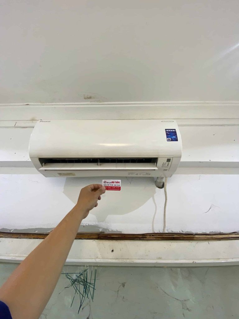 Máy lạnh bám bẩn dàn lạnh gây giảm gió – Ca kiểm tra thực tế 2026 14 01 2026 ve sinh may lanh quan 7.jpg