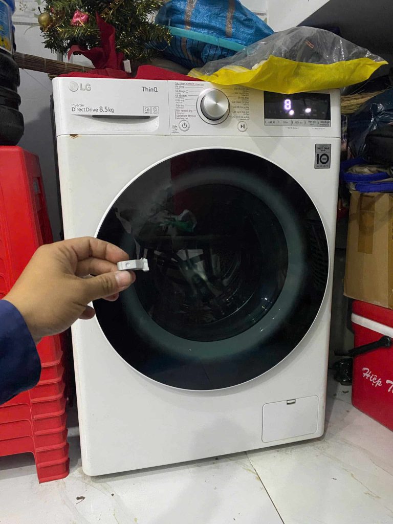 Máy giặt LG cửa trước không vào chu trình – Ca kiểm tra thực tế 2026 may giat cua truoc khong vao chu trinh.JPG 3