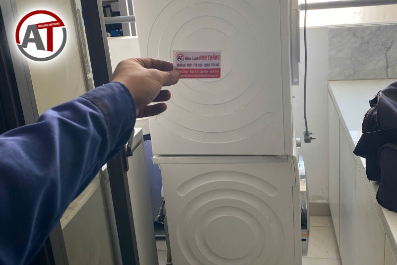 Máy giặt BOSCH Series 8 cần tháo kiểm tra tổng thể – Ca kiểm tra thực tế 2026 may giat series can thao kiem tra tong the.jpg 2