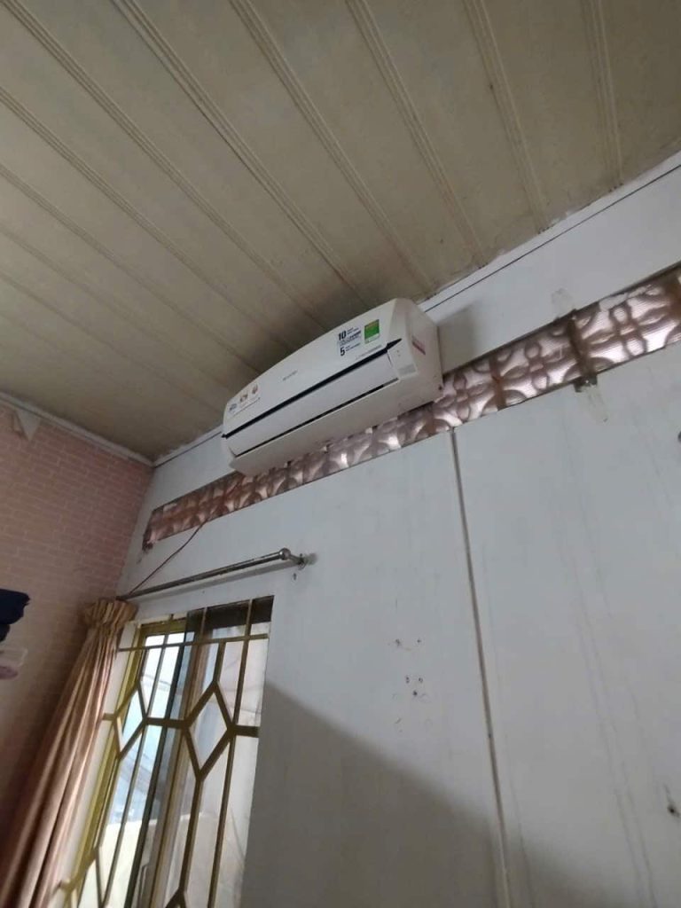 Máy lạnh AH-X9XEW bám bẩn dàn lạnh – Ghi nhận kiểm tra thực tế 2026 may lanh ah x9xew bam ban dan lanh.jpg