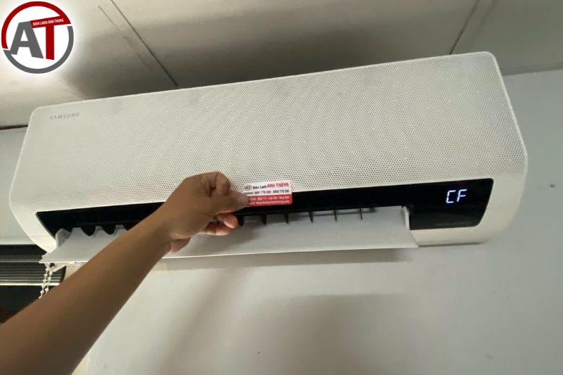 Máy lạnh SAMSUNG AR10TYGCOINN bám bụi dày – ghi nhận kiểm tra thực tế 2026 may lanh ar10tygcoinn bam bui day.JPG 2