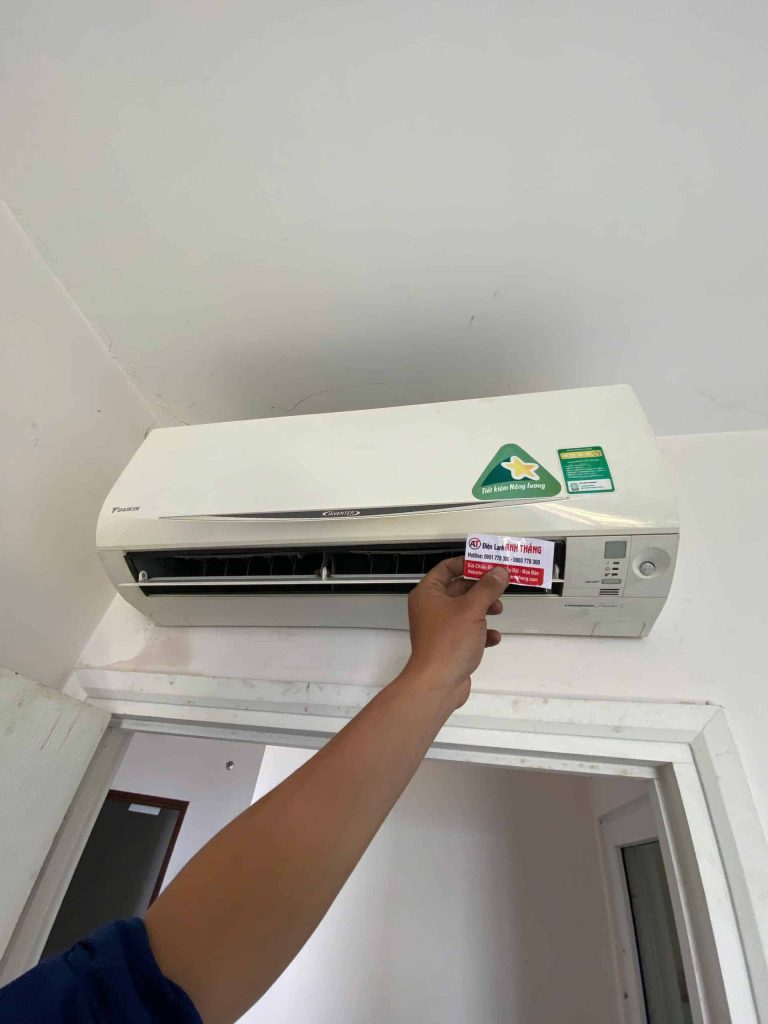 Máy lạnh Daikin KTKC35RVMV đuôi nóng không chạy – Ca kiểm tra thực tế 2026 may lanh daikin ktkc35rvmv rkc35rvmv duoi nong khong chay.jpg 4