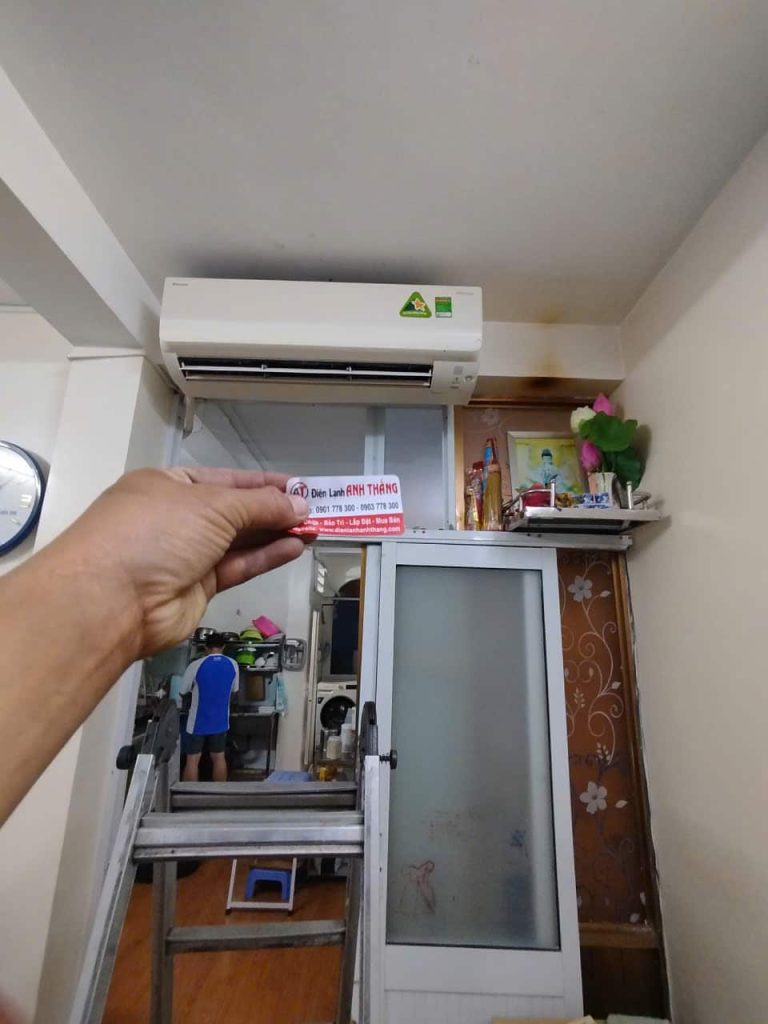 Máy lạnh Daikin RKC50TVMV không tăng tua kém lạnh – Ca kiểm tra thực tế 2026 may lanh daikin rkc50tvmv khong tang tua.jpg 3