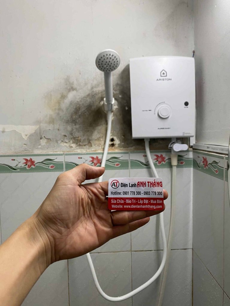 Máy nước nóng Ariston lắp đặt hoàn chỉnh – Ca kiểm tra thực tế 2026 may nuoc nong ariston lap dat hoan chinh.jpg 2