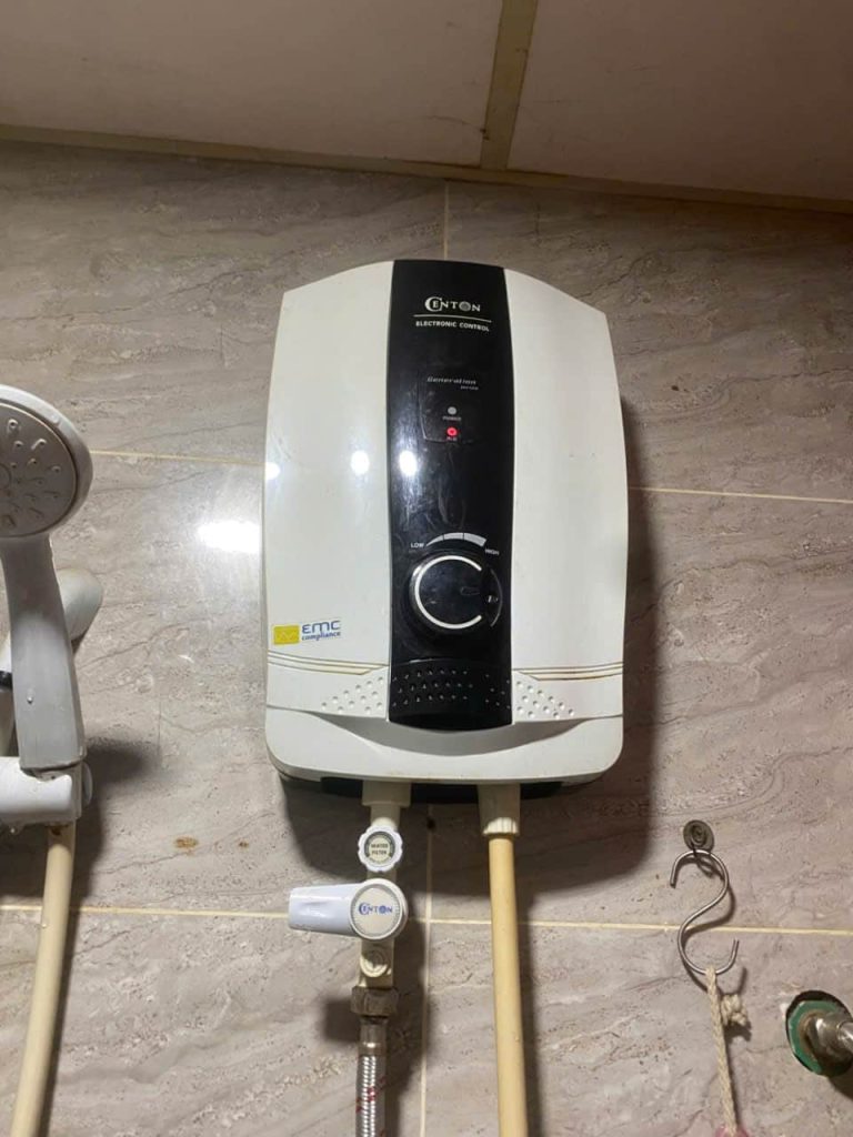 Máy nước nóng Centon WH8338E làm nóng yếu – Ca kiểm tra thực tế 2026 may nuoc nong centon wh8338e lam nong yeu.JPG