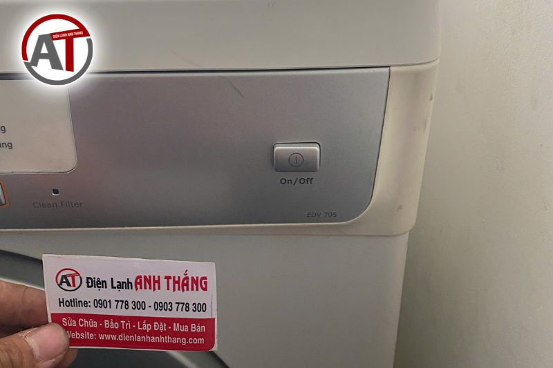 Máy sấy quần áo model EDV 705 nguồn chập chờn – Ca kiểm tra thực tế 2026 may say quan ao edv 705 nguon chap chon.jpg 3