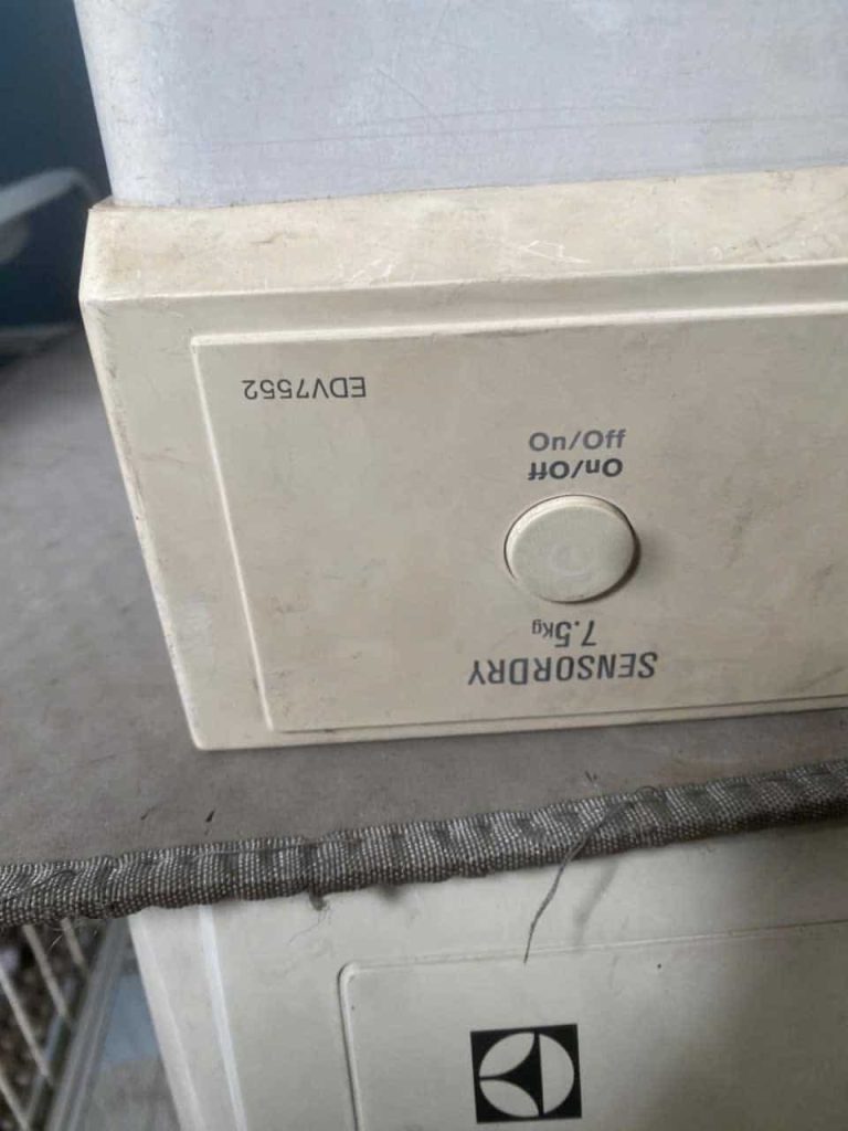 Máy sấy quần áo Electrolux EDV7552 vận hành chưa ổn định – Ca kiểm tra thực tế 2026 may say quan ao electrolux edv7552 van hanh chua on dinh.JPG 2