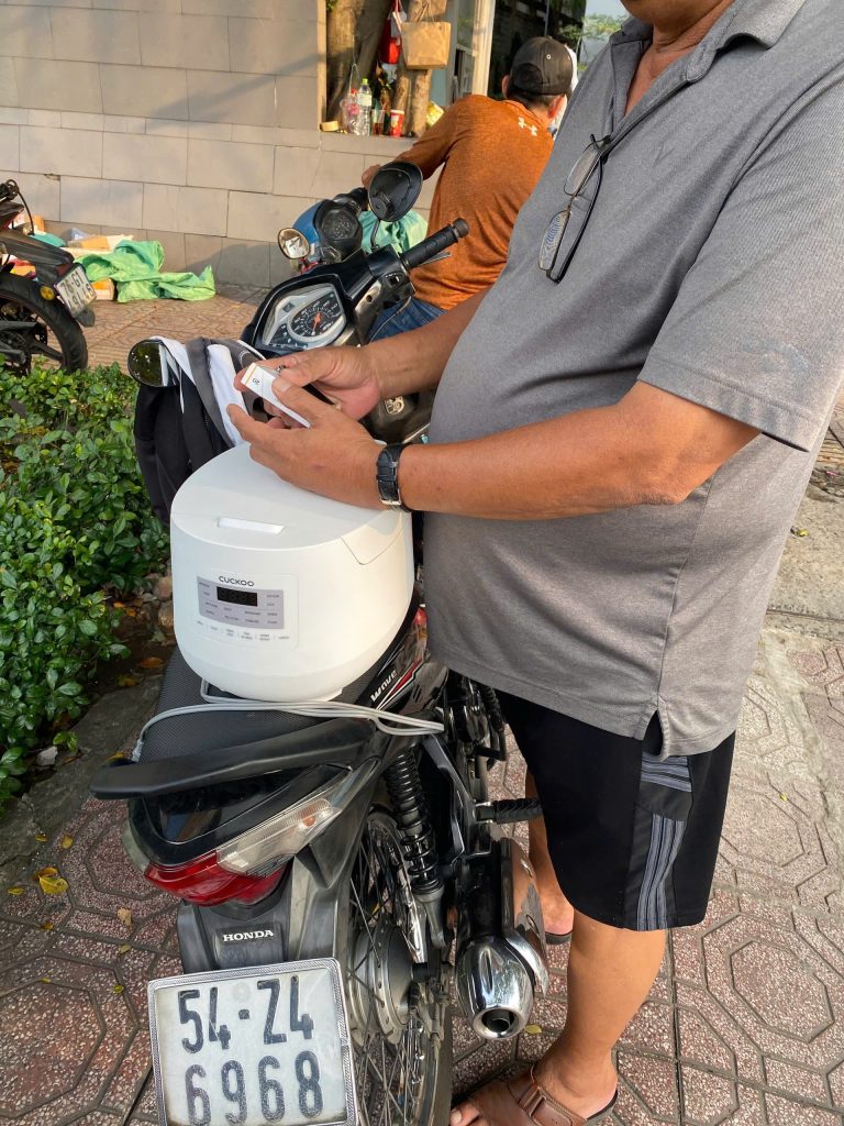 Nồi cơm điện CR-0641F cắm điện không lên – Ca kiểm tra thực tế 2026 noi com dien cr 0641f cam dien khong len.JPG 2