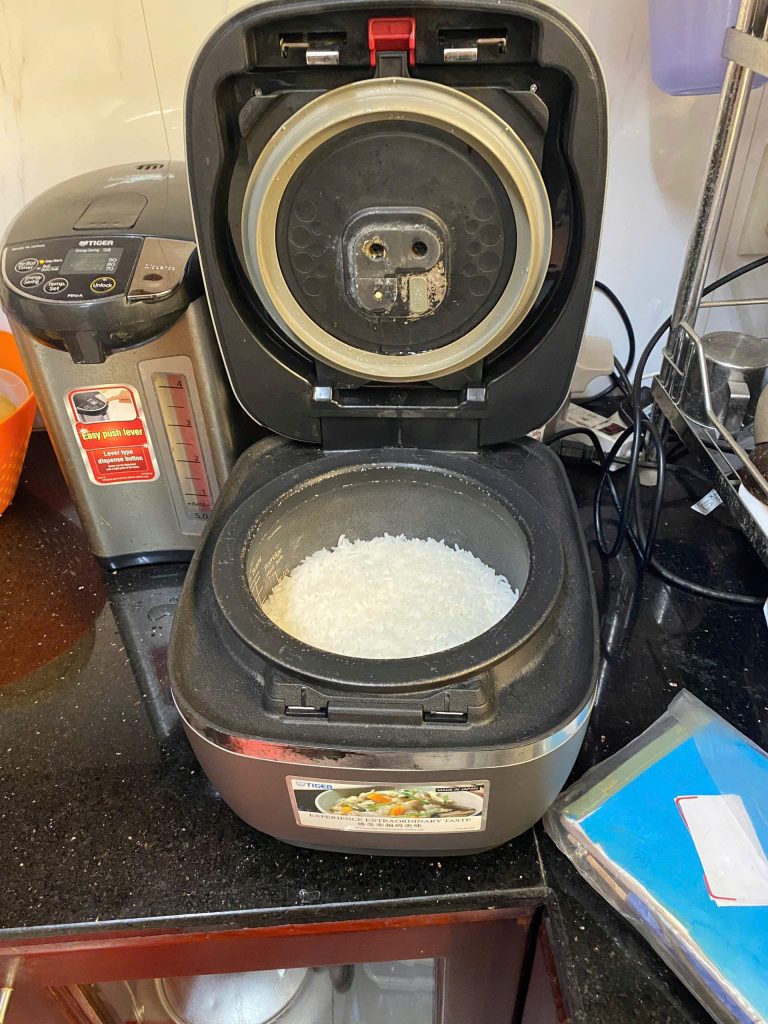 Nồi cơm điện Tiger JPX-W10W không lên nguồn – Ca kiểm tra thực tế 2026 noi com dien jpx w10w khong len nguon.jpg 4