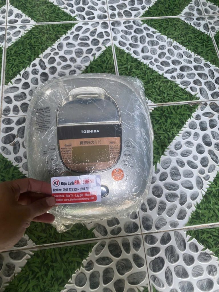 Nồi cơm điện RC-DU18W mất nguồn – Ghi nhận kiểm tra thực tế 2026 noi com dien rc du18w khong xac dinh loi.jpg 2