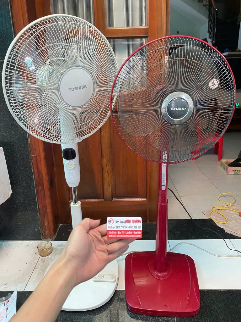 Quạt điện Sharp PJS0425RV không có nguồn – Ca kiểm tra thực tế 2026 quat dien toshiba f lsd10wvn khong dao gio.JPG 1