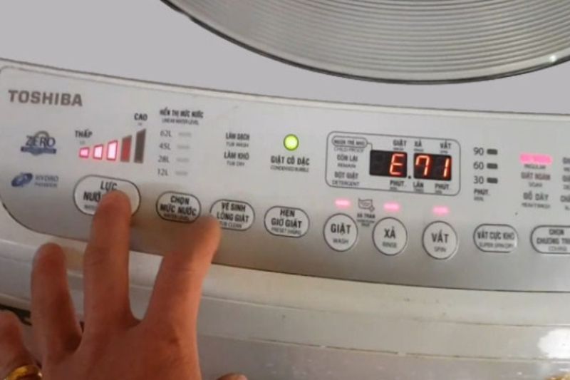 Cách Xóa Nhớ Máy Giặt Toshiba Đơn Giản Tại Nhà Mọi Dòng Máy 2026 lỗi e71 toshiba