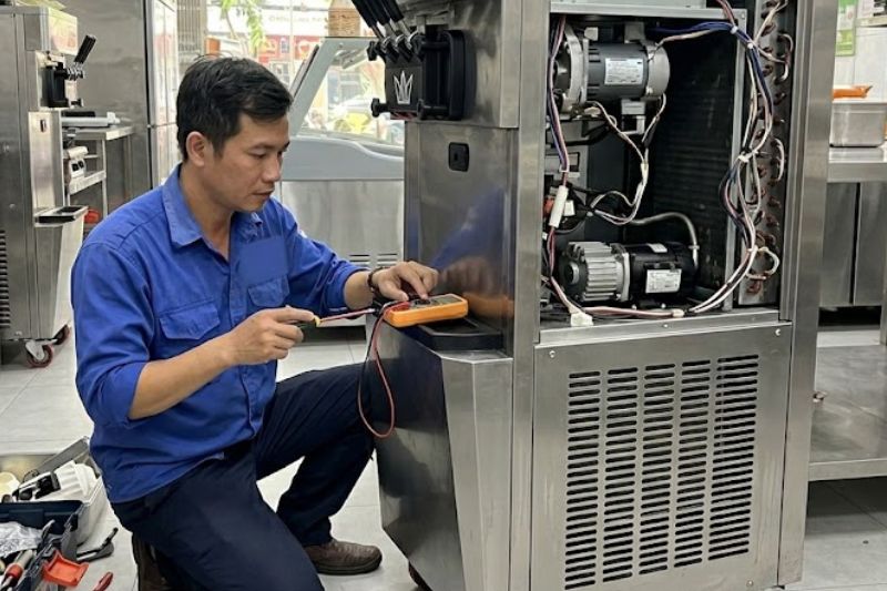 Máy Làm Kem Thiếu Gas: Dấu Hiệu Nhận Biết Và Cách Khắc Phục 2026 tho sua may lam kem 1