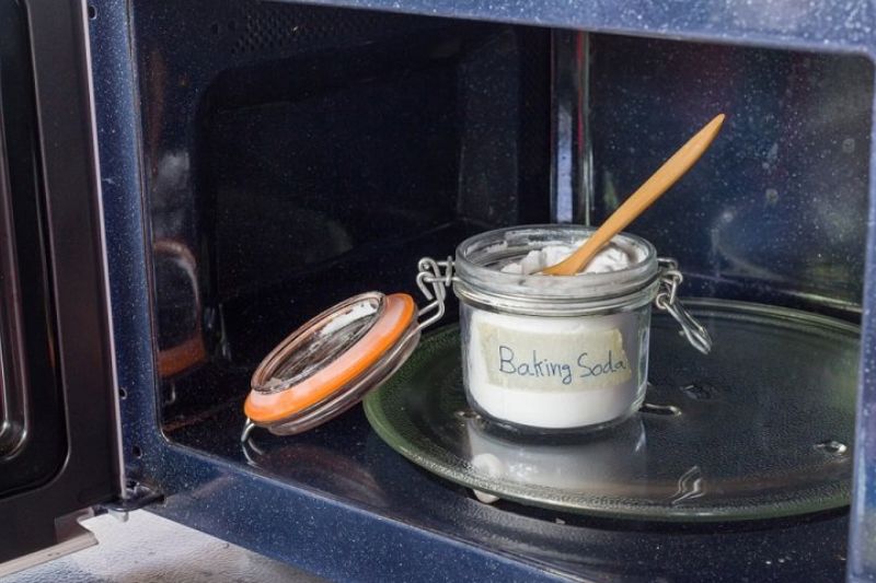 Lò Vi Sóng Có Mùi Khét Khi Hoạt Động: Lý Do Và Cách Xử Lý 2026 baking soda lo vi song