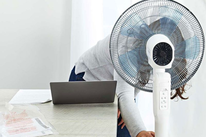 Cách Sửa Quạt Điện Bị Hỏng Điều Khiển Từ Xa Triệt Để Tại Nhà 2026 bam nut than quat