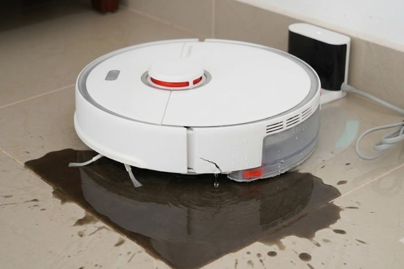 Robot Hút Bụi Bị Rò Rỉ Nước Có Nguy Hiểm Không Và Cách Xử Lý 2026 robot ro nuoc